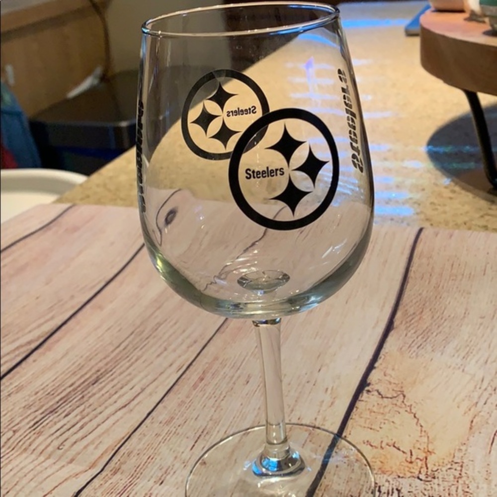 Pittsburgh Steelers wineglass  🍷
